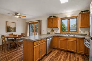 7877 18th St N, Oakdale, MN 55128 - Photo 17
