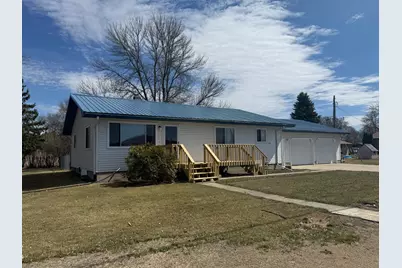 318 5th Street NW, Mahnomen, MN 56557 - Photo 1