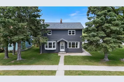 602 8th Street NW, Chisholm, MN 55719 - Photo 1