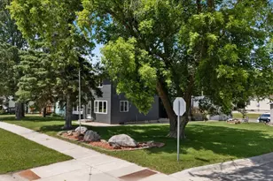 602 8th St NW, Chisholm, MN 55719 - Photo 3