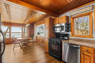 12464 Shorewood Beach Rd, Detroit Lakes, MN 56501 - Photo 11