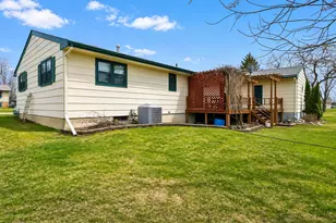 1318 W Chestnut Ave, Olivia, MN 56277 - Photo 3