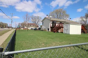 5821 84 1/2 Ave N, Brooklyn Park, MN 55443 - Photo 3