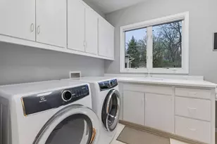 6954 Kenmare Dr, Bloomington, MN 55438 - Photo 27