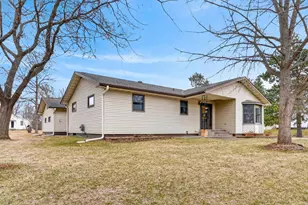 901 NW 9th St, Grand Rapids, MN 55744 - Photo 11