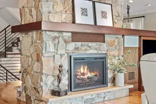 178 Peninsula Rd, Medicine Lake, MN 55441 - Photo 23