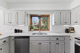 5619 Dunlap Ave N, Shoreview, MN 55126 - Photo 5