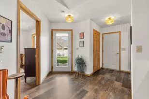 353 Meadowview Ct, Baldwin, WI 54002 - Photo 9