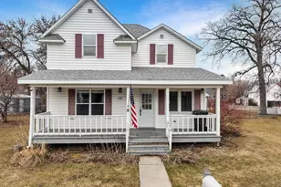 221 W Park Ave, Warren, MN 56762 - Photo 29