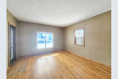 221 W Park Avenue, Warren, MN 56762 - Photo 9