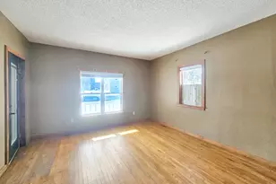 221 W Park Ave, Warren, MN 56762 - Photo 9