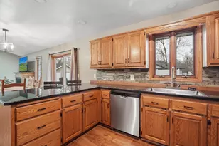 714 E Crescent Ln, Litchfield, MN 55355 - Photo 9