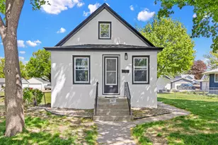 417 10th Ave S, South Saint Paul, MN 55075 - Photo 1