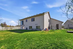 327 4th Ave SE, Saint Joseph, MN 56374 - Photo 5