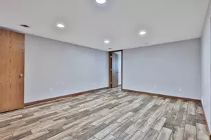 7596 Jackson St NE, Fridley, MN 55432 - Photo 9