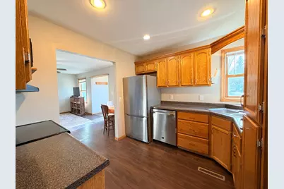 925 2nd Avenue SW, Pipestone, MN 56164 - Photo 9