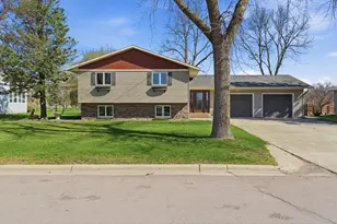 225 10th St SE, Wells, MN 56097 - Photo 31