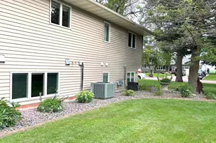 225 10th St SE, Wells, MN 56097 - Photo 41