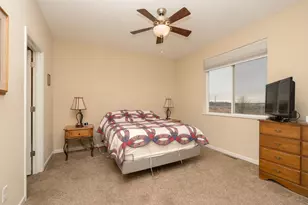 4129 Jarmann Ln, Shakopee, MN 55379 - Photo 11