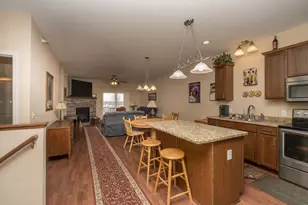4129 Jarmann Ln, Shakopee, MN 55379 - Photo 3
