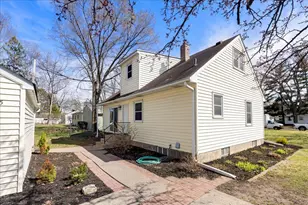 1005 90th Ave NE, Blaine, MN 55434 - Photo 3