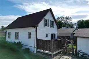 321 E 2nd St, Redwood Falls, MN 56283 - Photo 3
