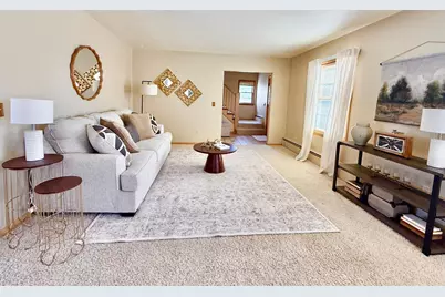 920 Arnold Avenue N, Thief River Falls, MN 56701 - Photo 9