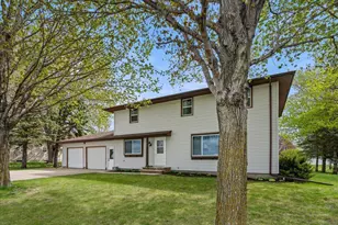 912 10th St, Gaylord, MN 55334 - Photo 1
