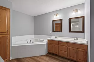 3605 Black Oaks Ln N, Plymouth, MN 55446 - Photo 9