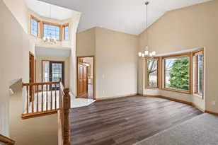 3605 Black Oaks Ln N, Plymouth, MN 55446 - Photo 3
