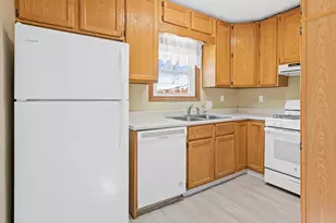 142 Van Buren Ave S, Hopkins, MN 55343 - Photo 5