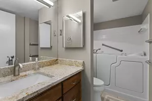 6085 Lincoln Dr, Edina, MN 55436 - Photo 17