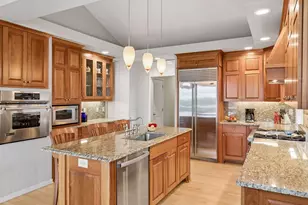 1405 Skyline Dr, Golden Valley, MN 55422 - Photo 9