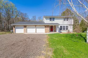 450 Country View Ln, Le Sueur, MN 56058 - Photo 1