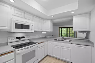 6051 Laurel Ave, Golden Valley, MN 55416 - Photo 5