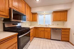 6475 Grandview Dr, Eden Prairie, MN 55346 - Photo 7