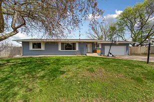 1201 Prairie Ave SW, Faribault, MN 55021 - Photo 11