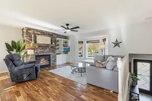 654 Timothy Ct, Shakopee, MN 55379 - Photo 7
