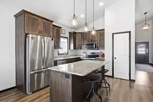 7238 27th St S, Fargo, ND 58104 - Photo 5