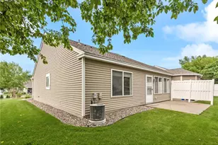 674 Lake View Dr, Woodbury, MN 55129 - Photo 23