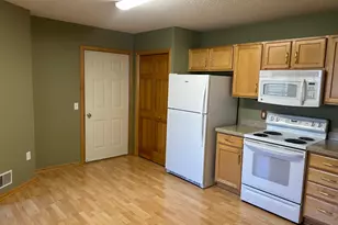 674 Lake View Dr, Woodbury, MN 55129 - Photo 13