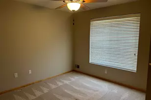 674 Lake View Dr, Woodbury, MN 55129 - Photo 15