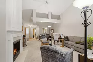 674 Lake View Dr, Woodbury, MN 55129 - Photo 9