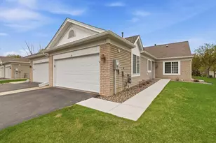 674 Lake View Dr, Woodbury, MN 55129 - Photo 3