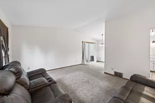 818 Sherwood Rd, Shoreview, MN 55126 - Photo 7