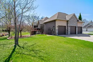 8916 Whispering Oaks Trail, Shakopee, MN 55379 - Photo 3