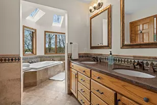 8480 Montgomery Ct, Eden Prairie, MN 55347 - Photo 25