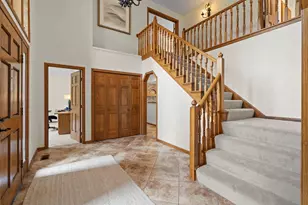 8480 Montgomery Ct, Eden Prairie, MN 55347 - Photo 3
