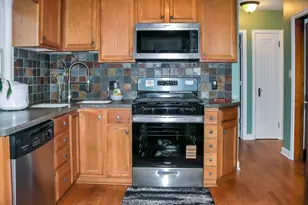 736 Cottage Ave E, Saint Paul, MN 55106 - Photo 17