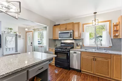 2075 N Ivy Street, North Saint Paul, MN 55109 - Photo 9
